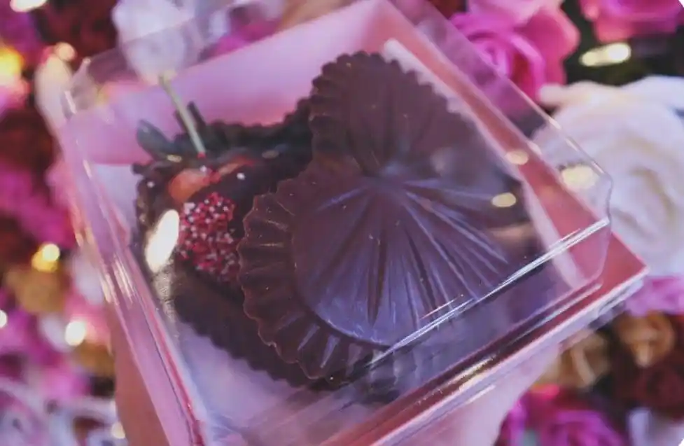 ** Heart Shaped Chocolate Box